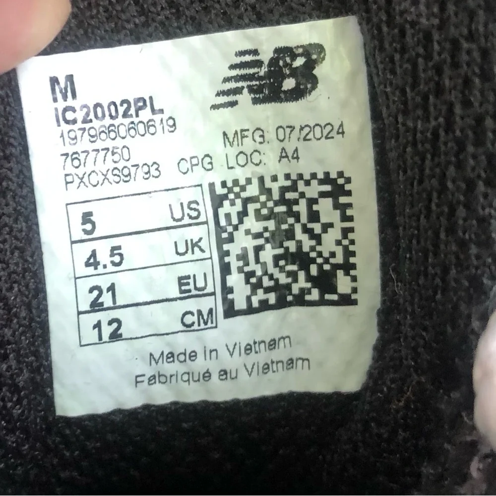 New Balance Kids White and Light Purple Sneakers Size 5